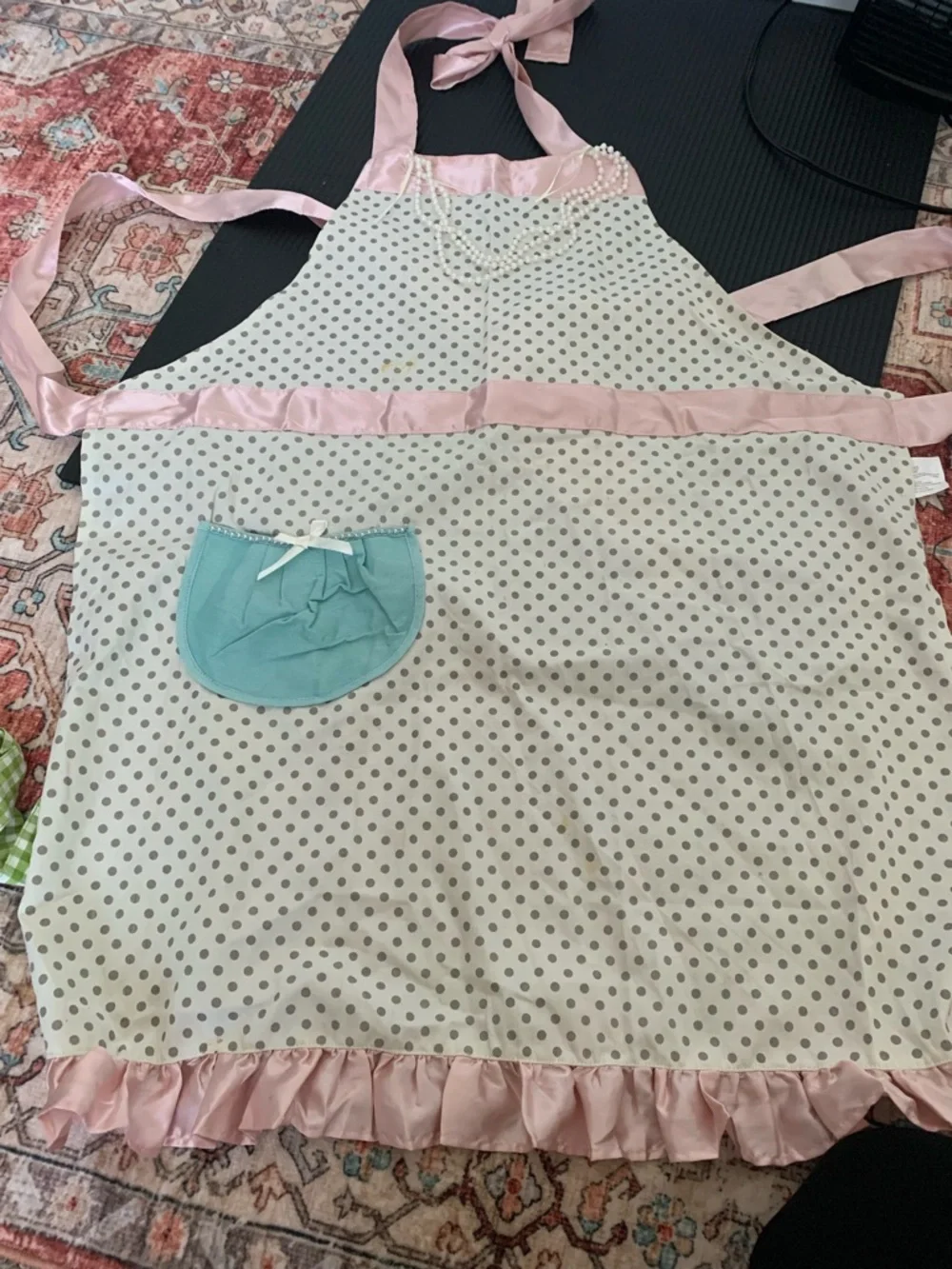 2 Aprons 
